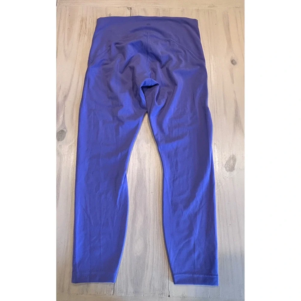 Lululemon Purple High Rise 7/8 Crop Leggings with Side Pockets Womens Size 8